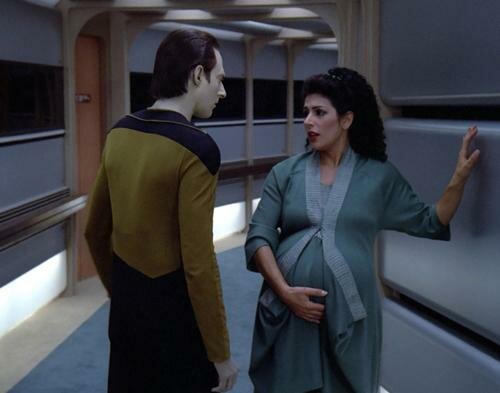 Star Trek TNG s2e1 pregnant Deanna