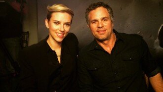 set_scarlett_johansson_mark_ruffalo_avengers_junket_640